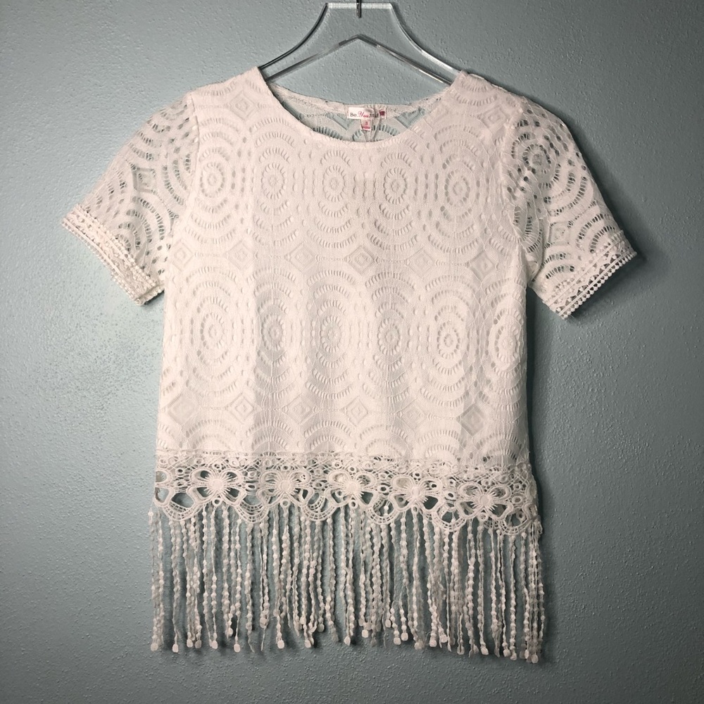 🌸Boutique |white lace crop top with fringe bottom